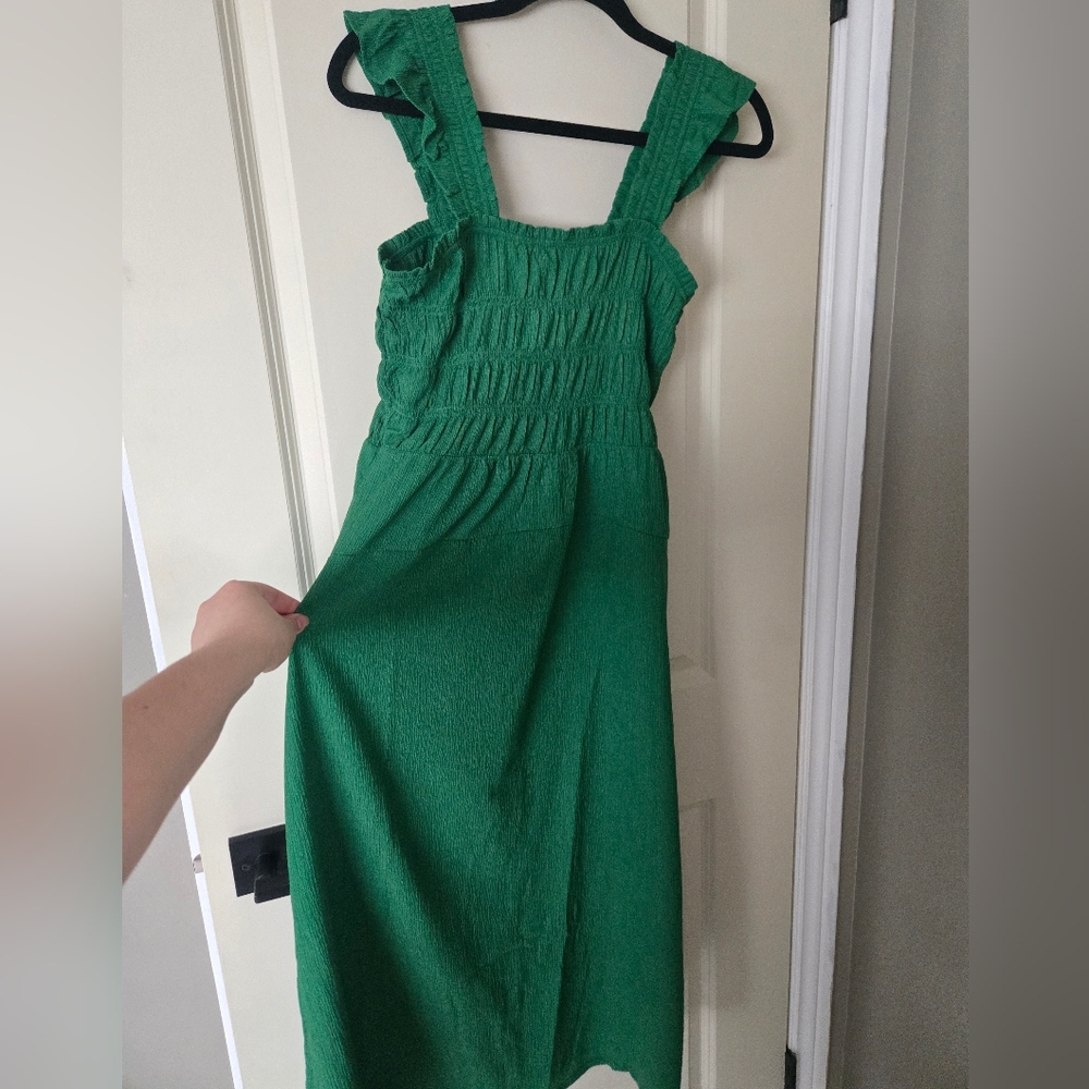 NWT Smocked Sleeveless Midi Dress